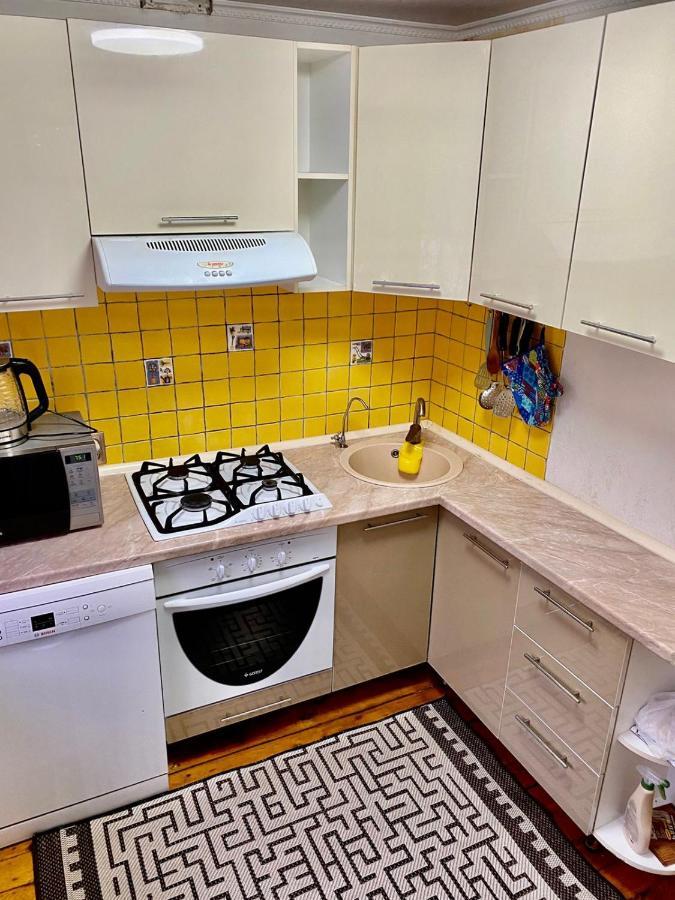 Apartamento Просторная 3 Комнатная Квартира На Арбате Almatý Exterior foto