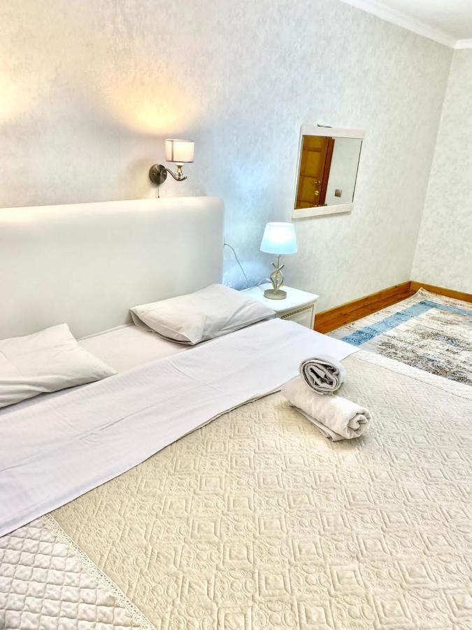 Apartamento Просторная 3 Комнатная Квартира На Арбате Almatý Exterior foto